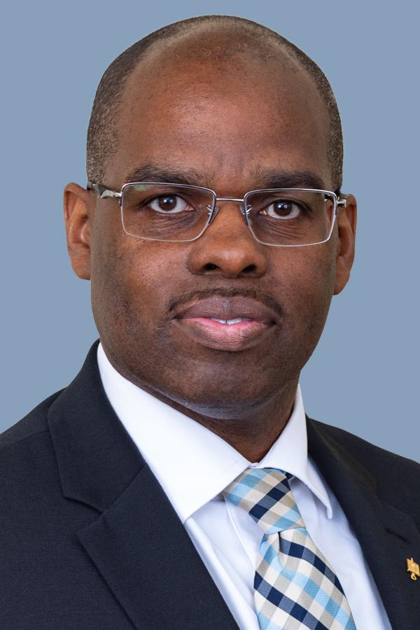 Leon Howard, PhD, PCCS, MBA Western Reserve Hospital