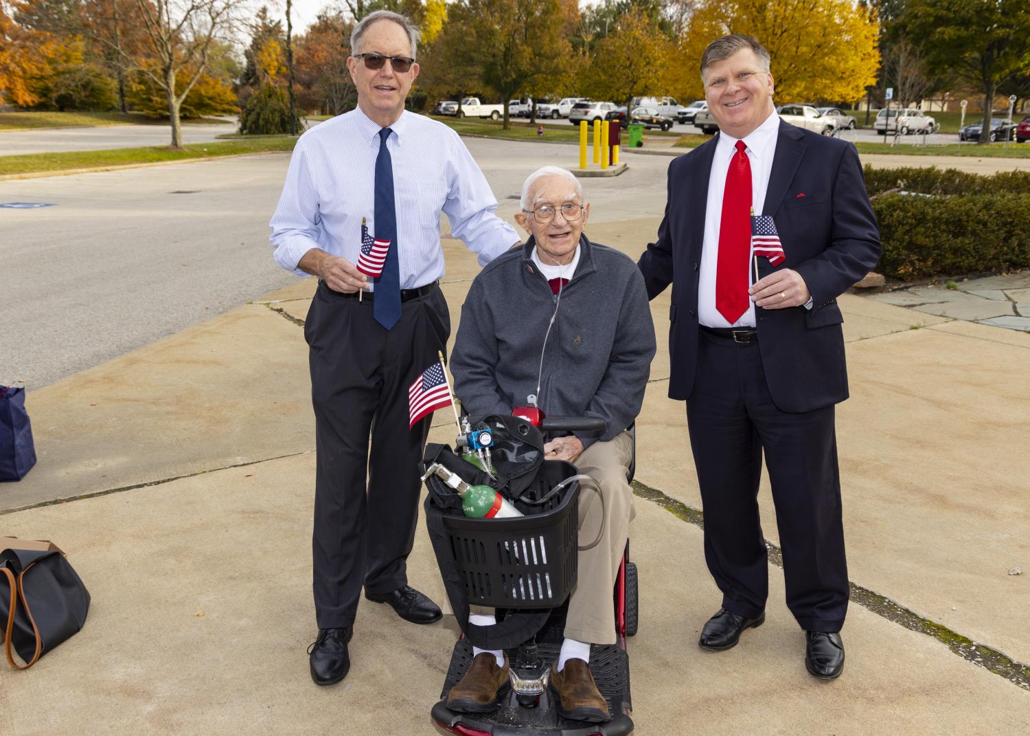 Mayor Pribonic/Armstrong with veteran